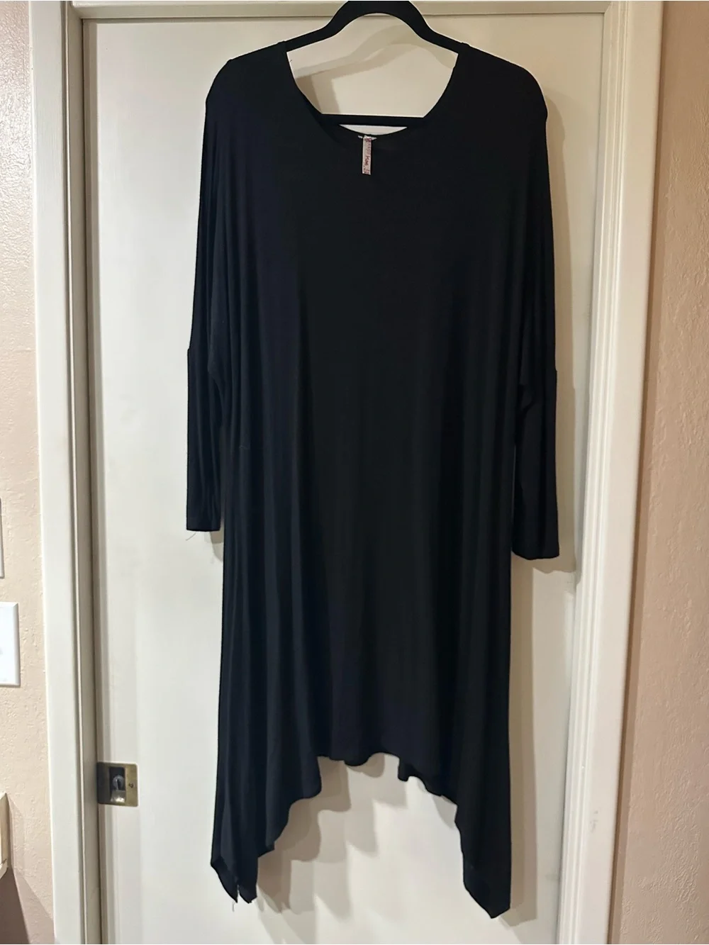 Black Women's Long Sleeve Asymmetric Hem Tunic